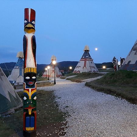 El Paso City, Zlatibor - Unique Wooden Cottages, Treehouse, Wild West Rooms, Accommodation 1-6 People Exterior foto