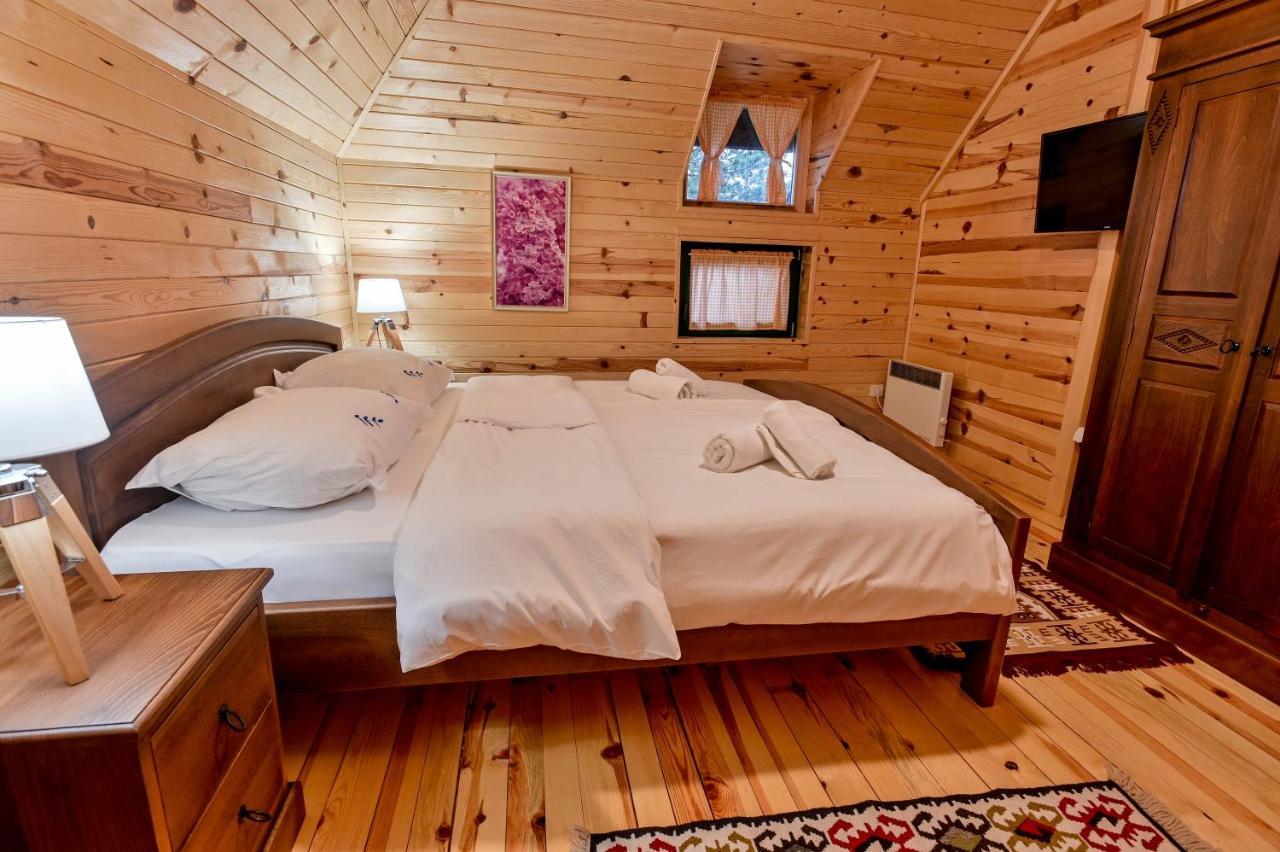 El Paso City, Zlatibor - Unique Wooden Cottages, Treehouse, Wild West Rooms, Accommodation 1-6 People Exterior foto