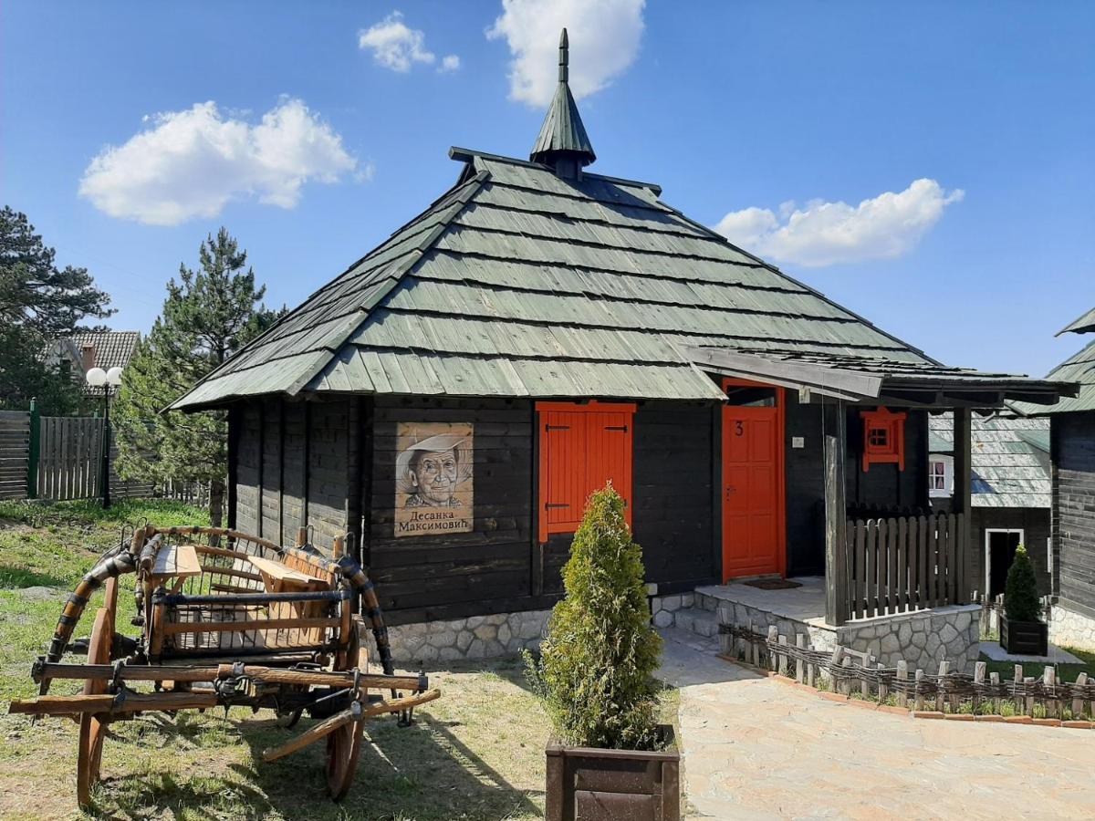 El Paso City, Zlatibor - Unique Wooden Cottages, Treehouse, Wild West Rooms, Accommodation 1-6 People Exterior foto