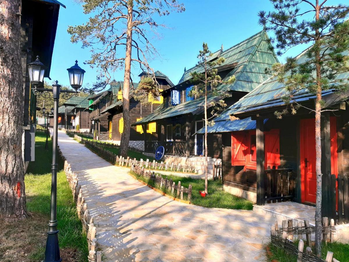 El Paso City, Zlatibor - Unique Wooden Cottages, Treehouse, Wild West Rooms, Accommodation 1-6 People Exterior foto
