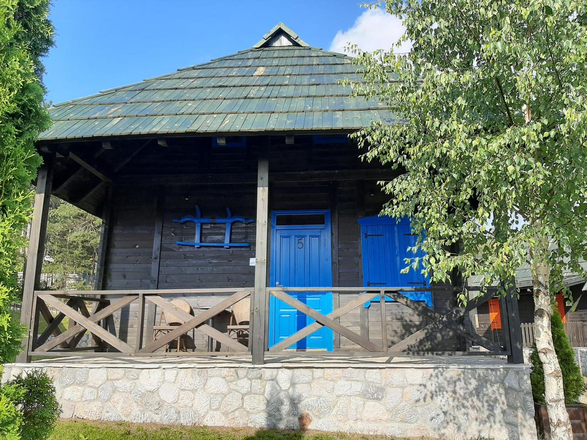 El Paso City, Zlatibor - Unique Wooden Cottages, Treehouse, Wild West Rooms, Accommodation 1-6 People Quarto foto